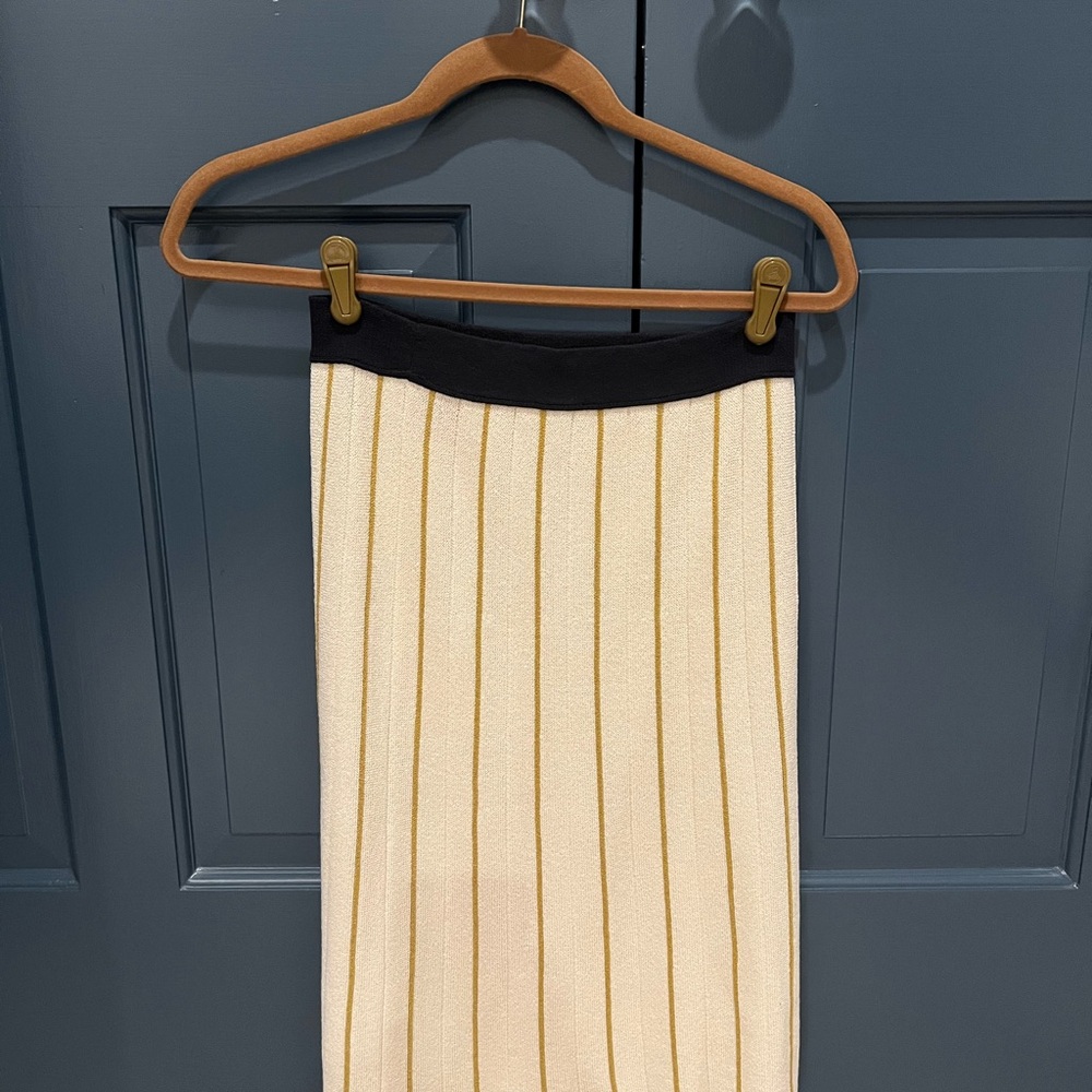 Chic Striped Skirt